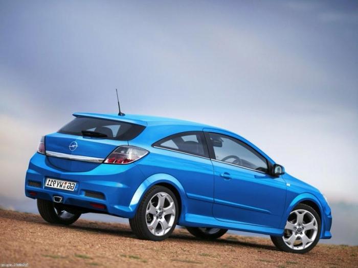 Opel Astra（2012 g.V.）。説明